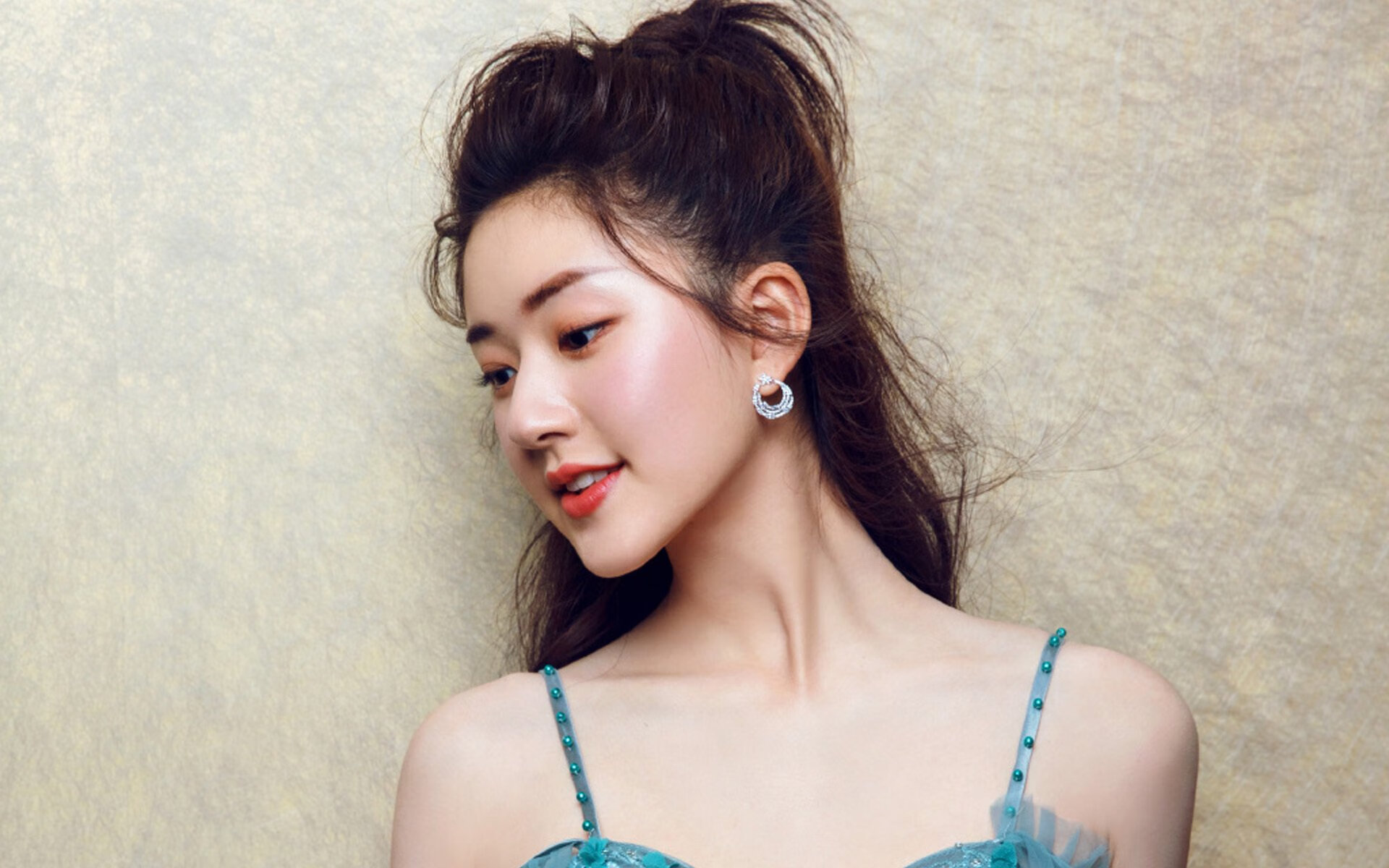 足球青训计划引入沙地练习增强脚感，最实用的足球青训教案